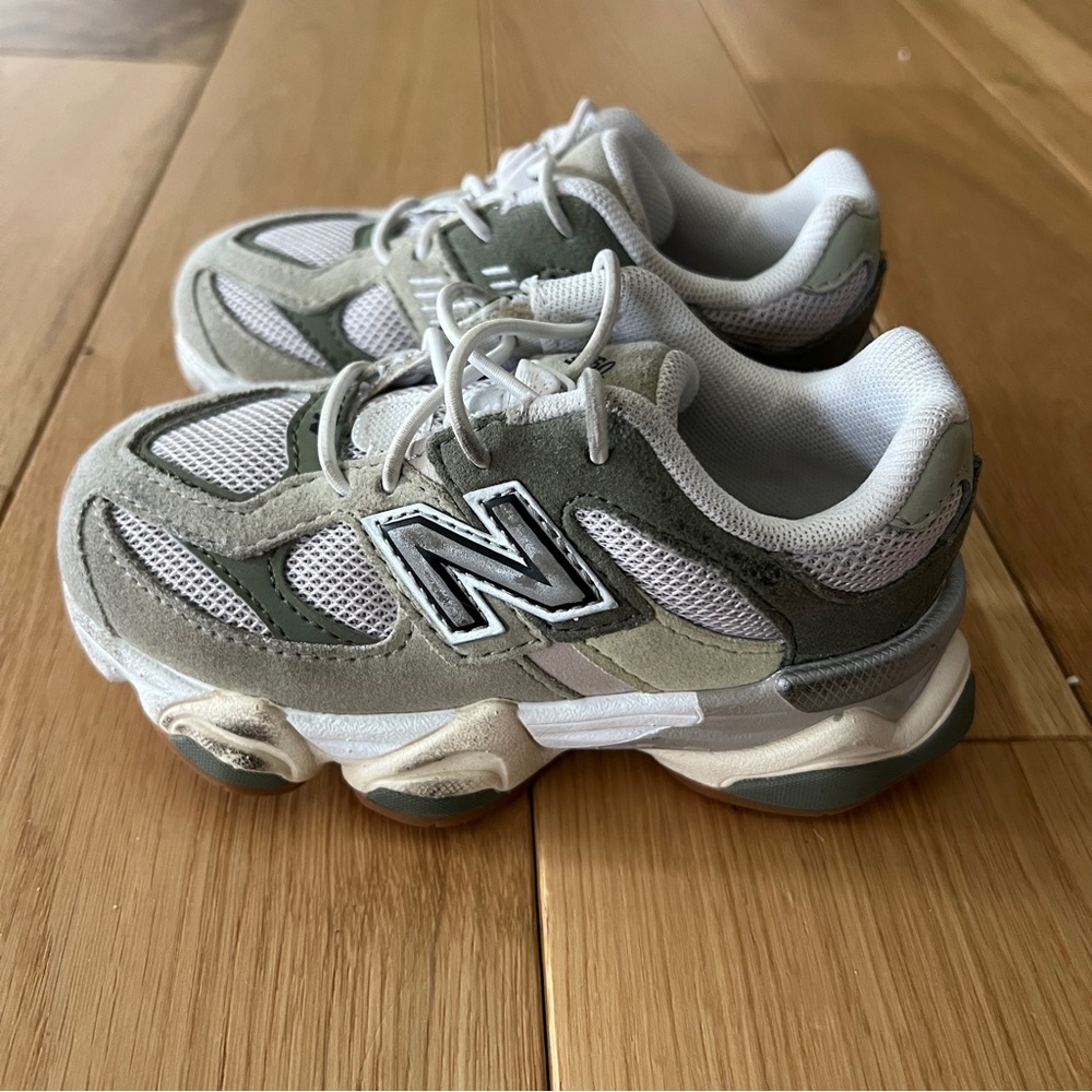 New Balance Kids' 9060 Olive/Gum size 8c